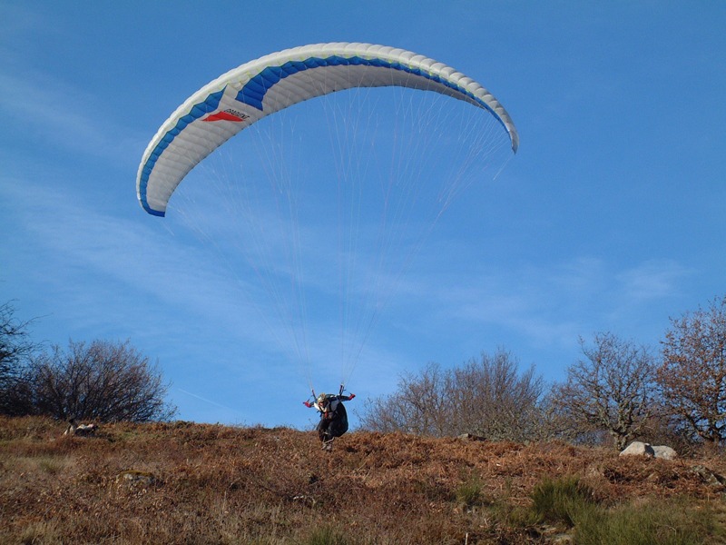 Stage parapente perfectionnement - décollage en relief